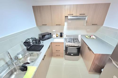 Kitchen, Nuevo Apto Familiar 3 Hab· Securidad 24/7 in Villa Mella