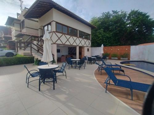 Triplex confortável, com terraço e linda vista mar (Triplex confortavel, com terraco e linda vista mar) in Mata de Sao Joao (Bahia)