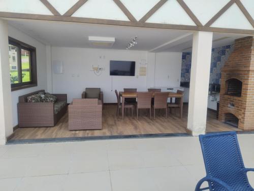 Triplex confortável, com terraço e linda vista mar (Triplex confortavel, com terraco e linda vista mar) in Mata de Sao Joao (Bahia)