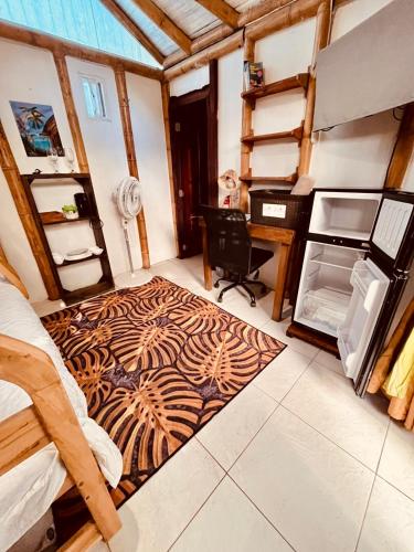 2 bunk beds