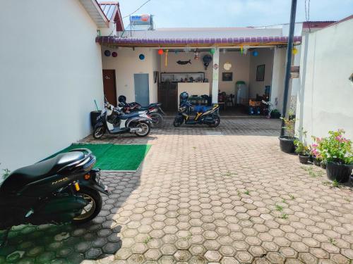 New Era Family Homestay Binjai Mitra RedDoorz in Binjai