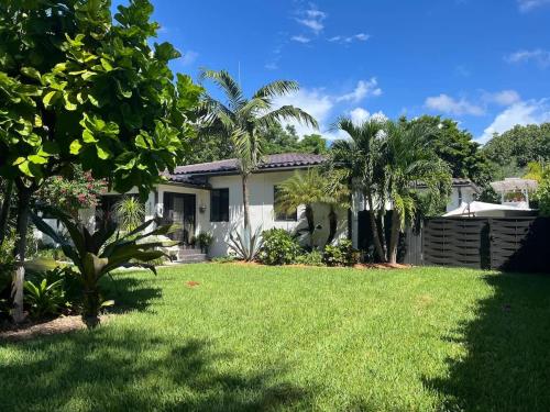 Biscayne Park Guest House, North Miami