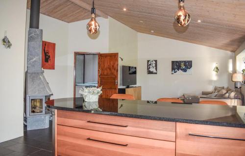 Kitchen, 4 Bedroom Stunning Home In Garsnas in Skraddarod