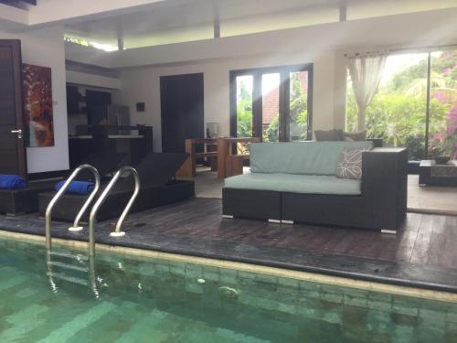 Frangipani villa indonesia