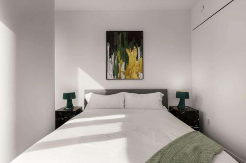 Embassy I 21st floor 2BR with Doorman Gym Pool - image 3