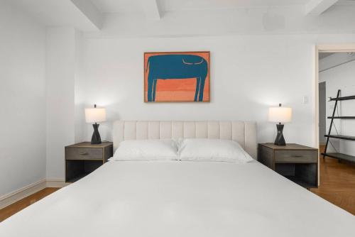 Essex I by Haus 1BR Central Park Loft w Elevator - image 3