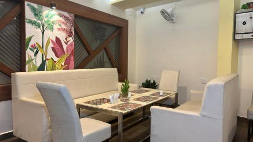 Restorāns, Nirmalya Guest House in Brahmapura