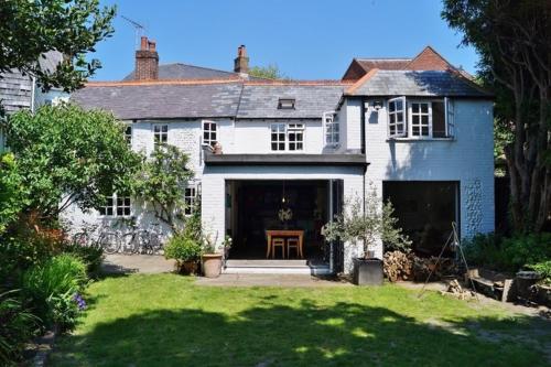 Tampilan eksterior, Quirky and spacious 3 bed home central Arundel in Arundel