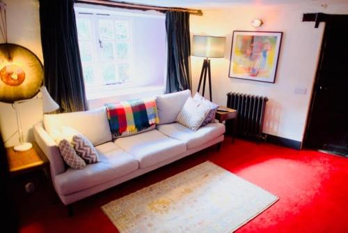 Pub/Lounge, Quirky and spacious 3 bed home central Arundel in Arundel