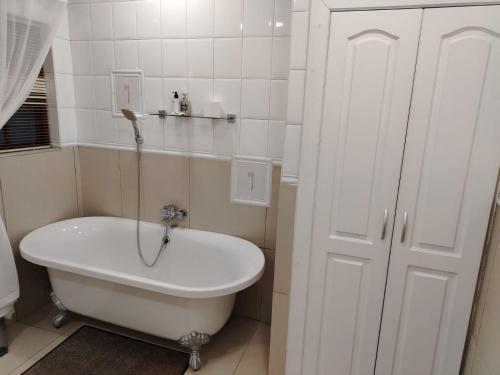 Innes View Guest House - image 4