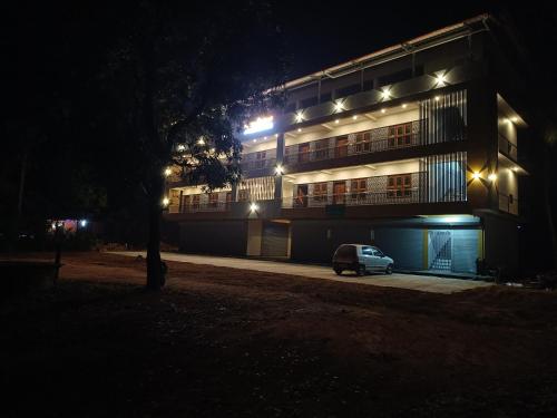 Viesnīcas āriene, Gokula Arcade in Subrahmanya