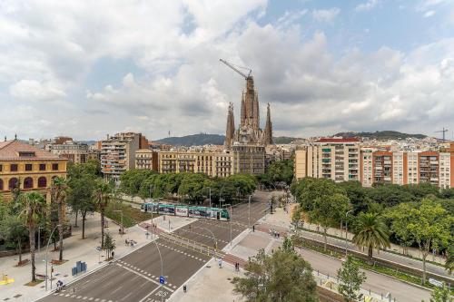 AB Sagrada Familia Views