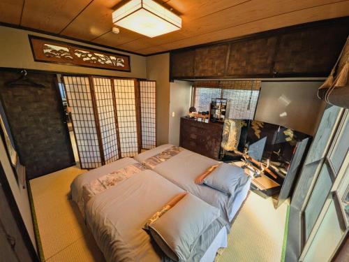 침대, 忍 Shinobi House in 이소고