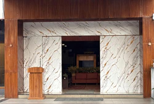Hotel Tania Searock – Daman, MS