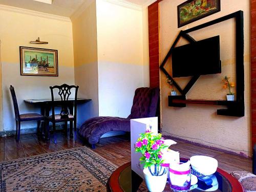Guest house with swming pool - image 19