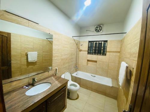 Guest house with swming pool - image 21