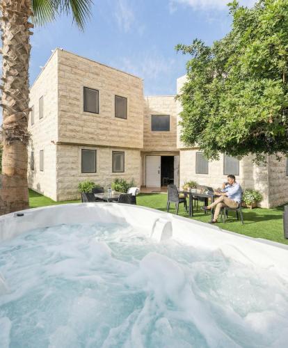 Hotel La Finca - Luxury Suites Hotel - סוויטות יוקרה במרכז באר שבע עם ג'קוזי וחוויית אירוח פרימיום – khách sạn tại Beer Sheva