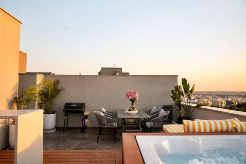 VELORA - Sodic Penthouse with jacuzzi & big terrace over New Cairo view, New cairo (zdjęcie 2)