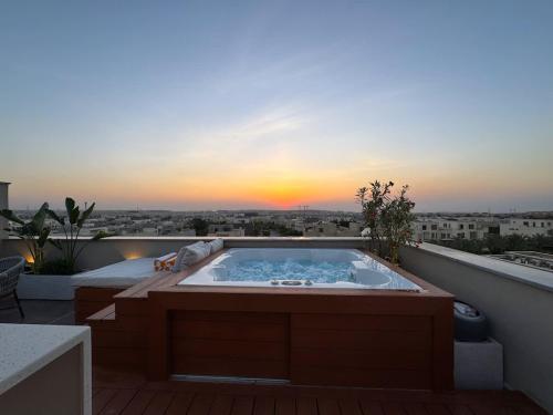 VELORA - Sodic Penthouse with jacuzzi & big terrace over New Cairo view, New cairo (zdjęcie 7)