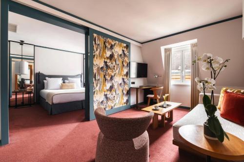 room detail thumbnail 1