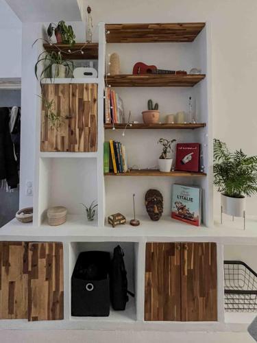 70 m apartment with terrace in the heart of Paris - image 8
