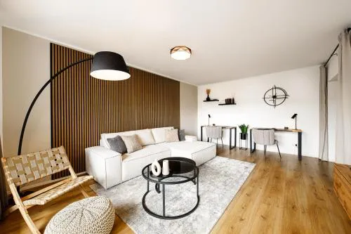 STAYTONA Apt with AC & Balcony, WiFi & Workspace near Frankfurt in Erlensee, Deutschland