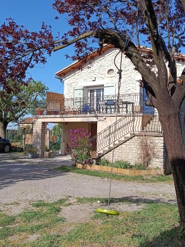 Mas provençal climatisé entièrement rénové au calme 8 pers (Mas provencal climatise entierement renove au calme 8 pers) in Montbrison-sur-Lez