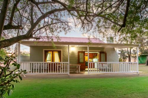 The Ostrich Barons Cottages