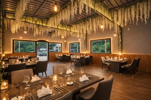 Restoran, Hotel Creek Valley - Near Mussoorie Lake in Tundhar Village