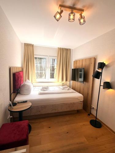 1 king bed, 1 double bed, 1 sofa bed