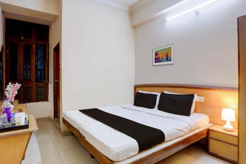 SPOT ON Hotel Rk Residency Near MGBS Bus station near Peddamma Temple