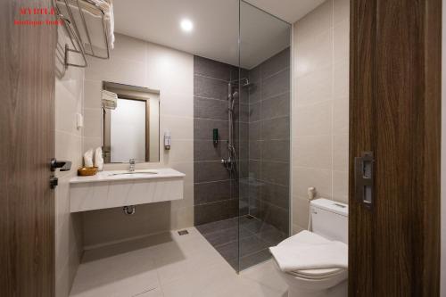 room detail thumbnail 2