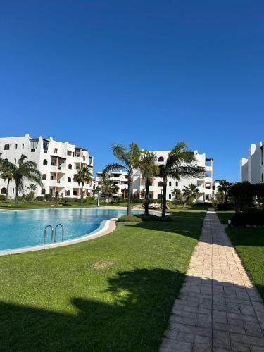 Swimming pool, Green view & new decor, stylish new apartment! in Cabo Negro
