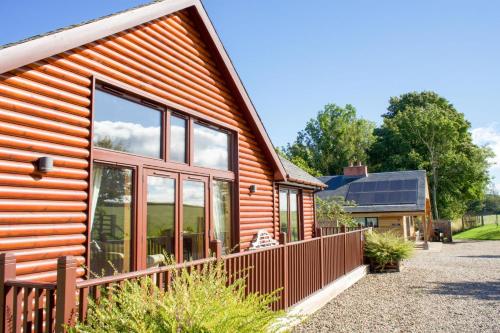 Зовнішній вигляд готелю, Plum Tree Lodge in Errol