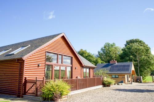 Зовнішній вигляд готелю, Plum Tree Lodge in Errol