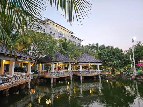 Restaurant, SPRING GARDEN HOTEL in Huyen Long Khanh