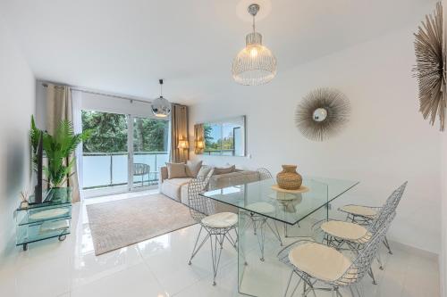 Bright New 2BR apartment 50 m from the beache of Marbella
