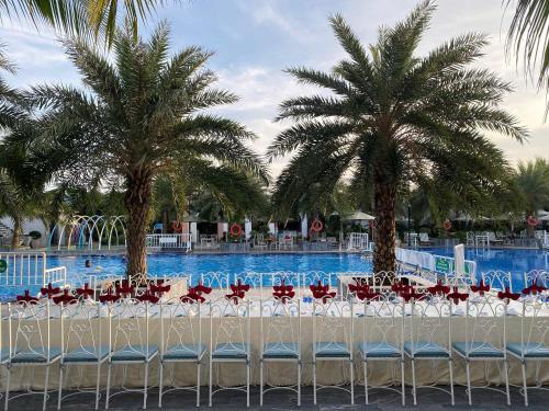 Swimming pool, SPRING GARDEN HOTEL in Huyen Long Khanh