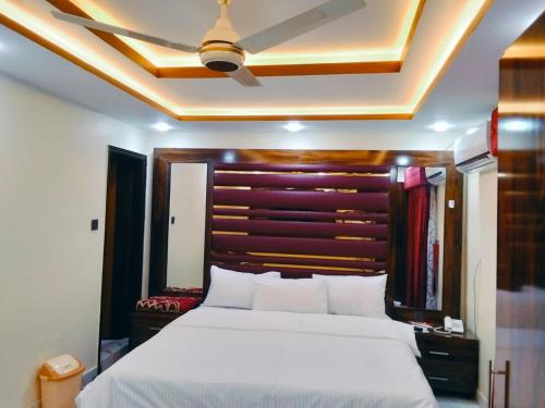 Hotel Alpine - image 3