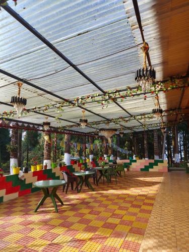 Whispering Pines Farmstay in Lava