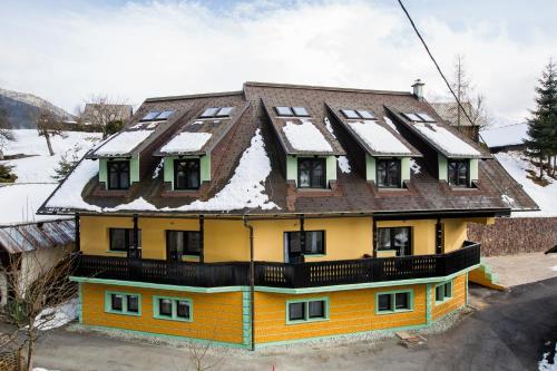 Podkoren Apartments