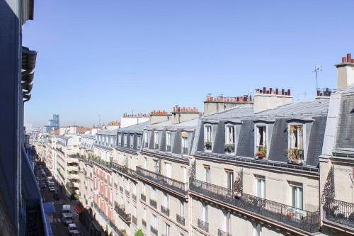 Spacious 74 m apartment near Montmartre in Montmartre