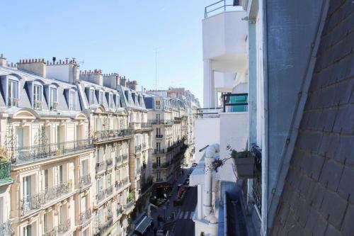 Spacious 74 m apartment near Montmartre in Montmartre