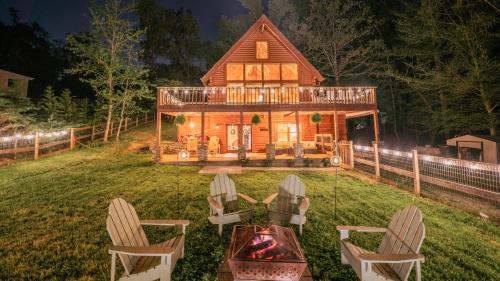 Amenity Packed A-frame Cabin With Two Bedrooms And Loft in Gainesville, USA