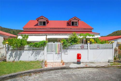 Viesnīcas āriene, LA DILETTANTE - Maison Créole de 130m2 - Clim - Tout à Pied (LA DILETTANTE - Maison Creole de 130m2 - Clim - Tout a Pied) in Terdeo