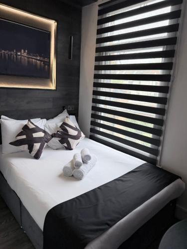 London cosy studio 10 min to underground and train, London