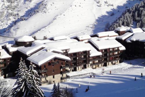 Residence Creux De L Ours D - STUDIO DIVISIBLE SKIS AUX PIEDS PROCHE DES COMMERCES MAE-9674 in Meribel