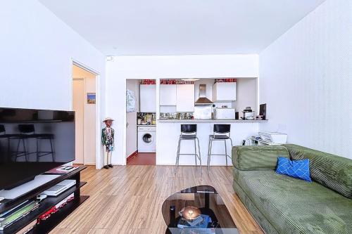 Beautiful flat near Eiffel Tower & metro in Tour Eiffel