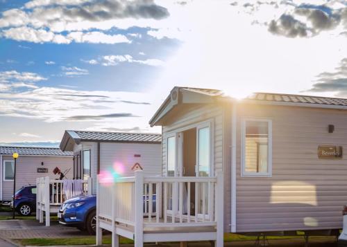 Unity Skirlington Coast Yorkshire