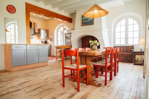 Le Beau Pierre - Maison familiale avec piscine in Lamothe-Landerron
